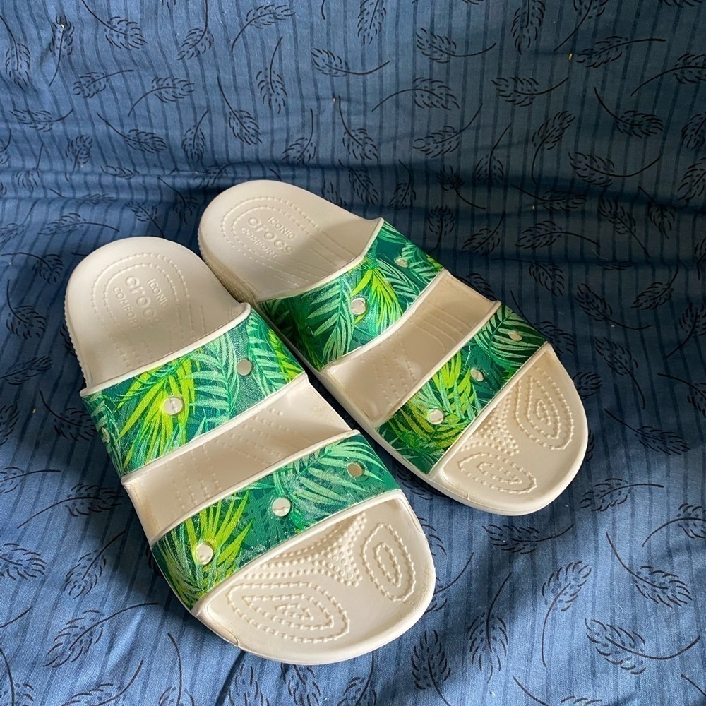 Crocs two strap tropical print slip on sandal womens 7